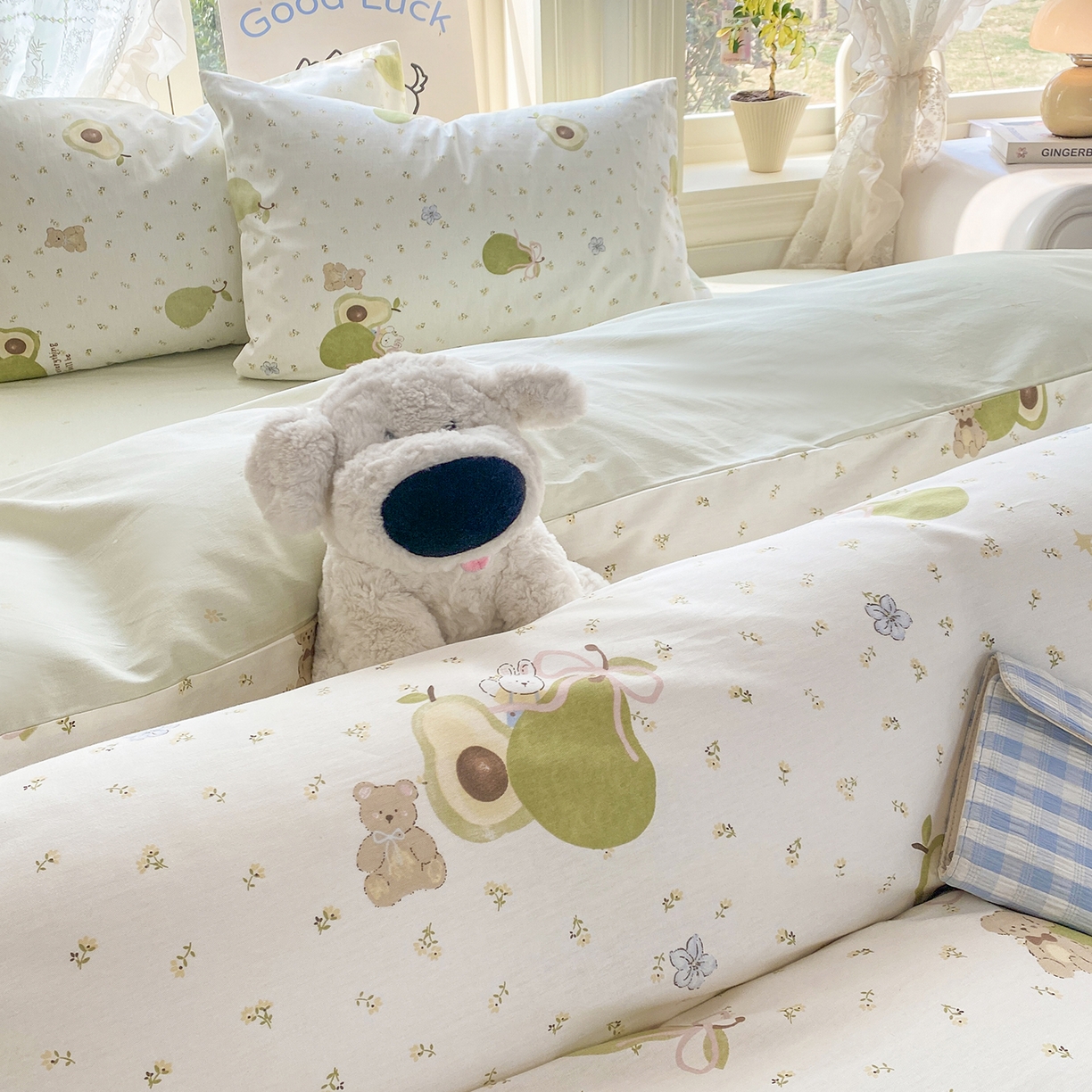 91家纺网 家纺一手货源 找家纺 黑马家居 2026新款13070全棉印花小清新卡通花卉四件套系列 牛油果