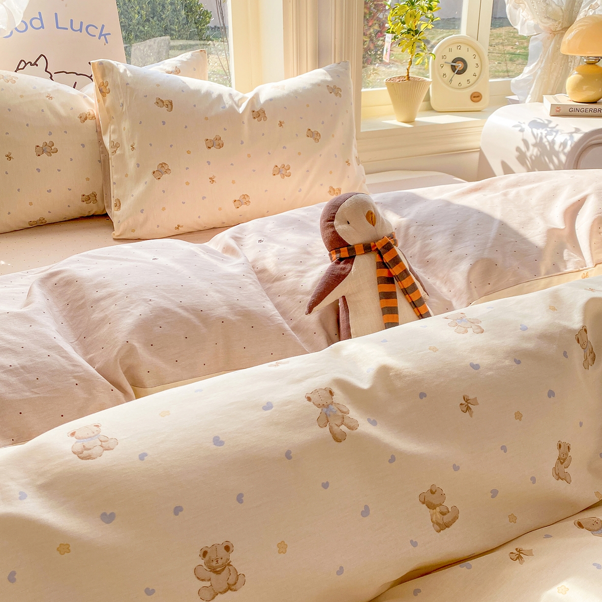 91家纺网 家纺一手货源 找家纺 黑马家居 2026新款13070全棉印花小清新卡通花卉四件套系列 泡泡熊