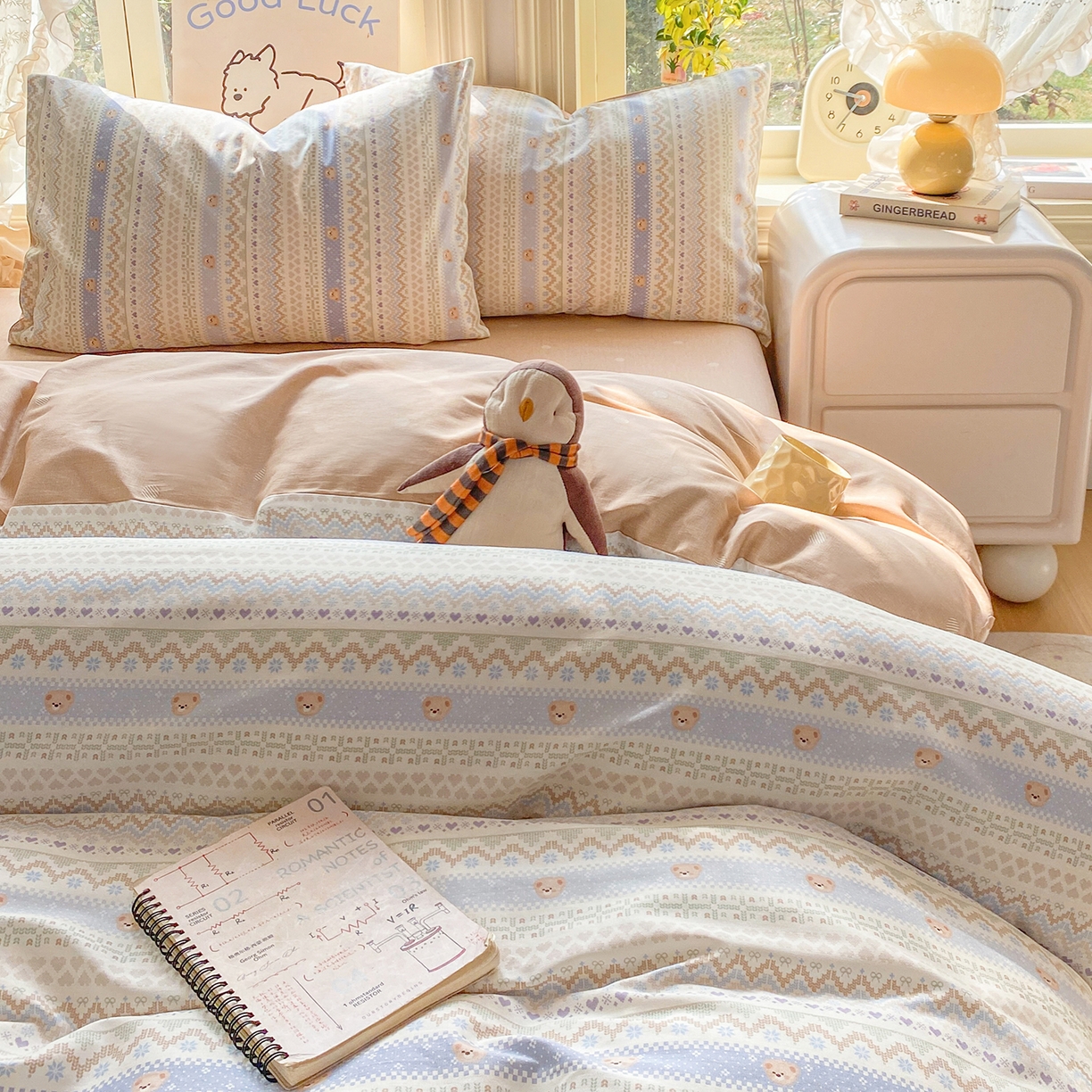 91家纺网 家纺一手货源 找家纺 黑马家居 2026新款13070全棉印花小清新卡通花卉四件套系列 塞浦路斯