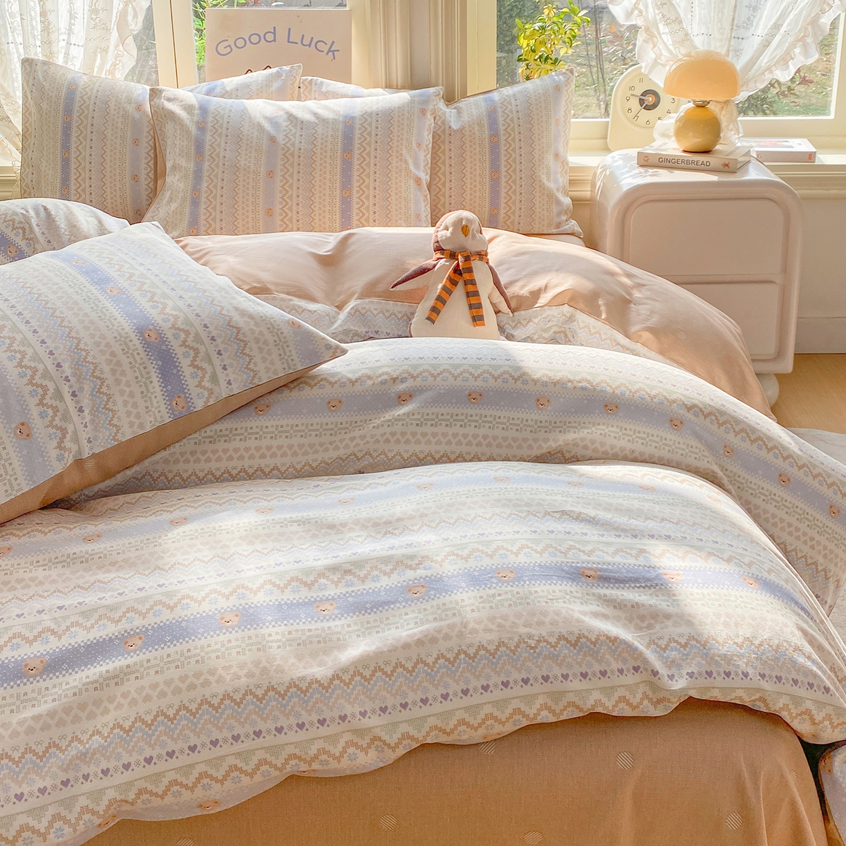 91家纺网 家纺一手货源 找家纺 黑马家居 2026新款13070全棉印花小清新卡通花卉四件套系列 塞浦路斯