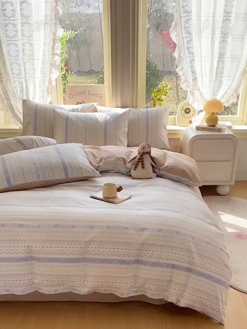 91家纺网 家纺一手货源 找家纺 黑马家居 2026新款13070全棉印花小清新卡通花卉四件套系列 塞浦路斯