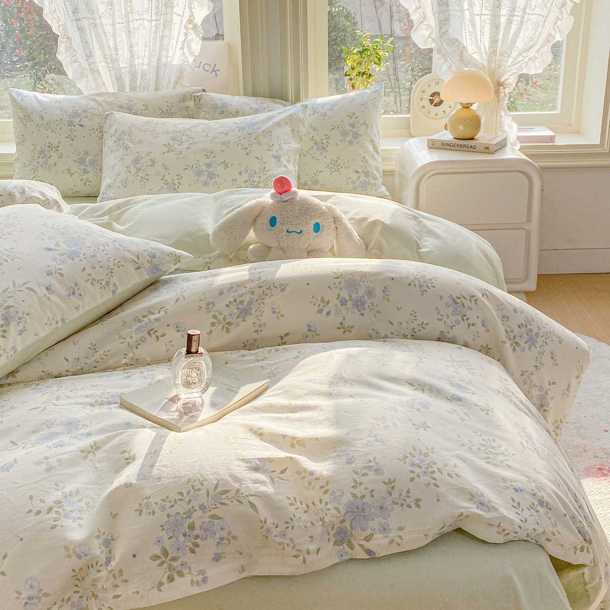 91家纺网 家纺一手货源 找家纺 黑马家居 2026新款13070全棉印花小清新卡通花卉四件套系列 汀兰点素