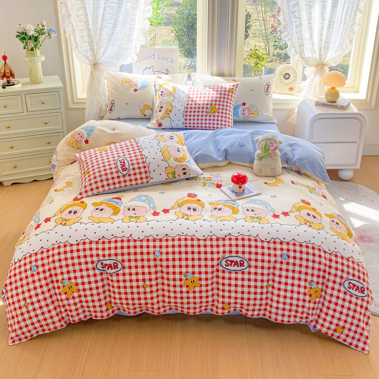 91家纺网 家纺一手货源 找家纺 黑马家居 2026新款13070全棉印花小清新卡通花卉四件套系列 晚安星星人