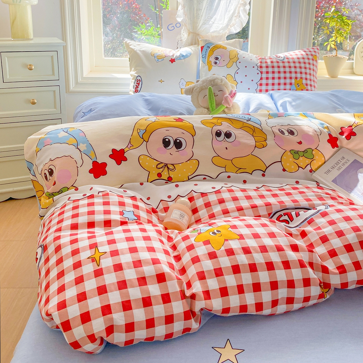 91家纺网 家纺一手货源 找家纺 黑马家居 2026新款13070全棉印花小清新卡通花卉四件套系列 晚安星星人