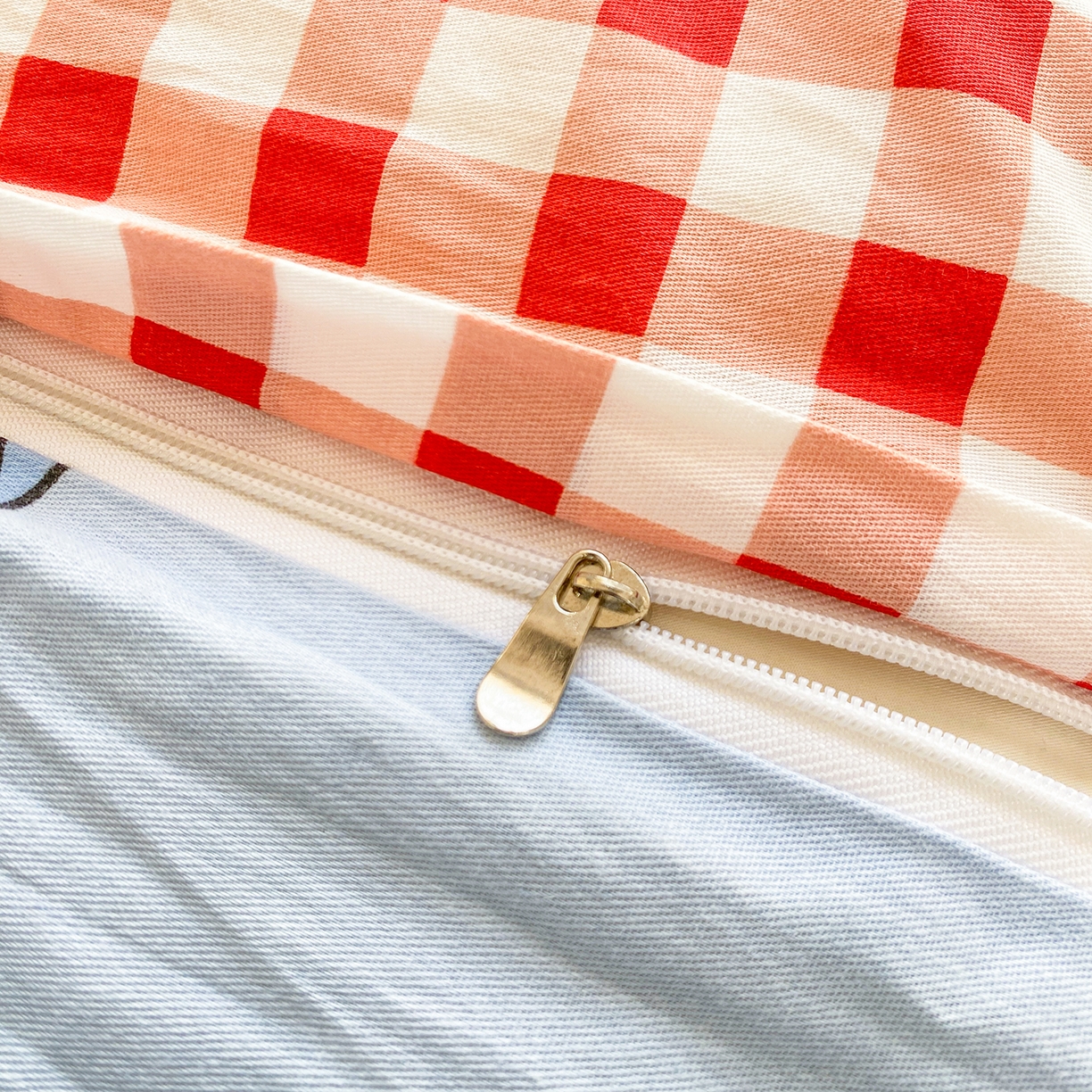 91家纺网 家纺一手货源 找家纺 黑马家居 2026新款13070全棉印花小清新卡通花卉四件套系列 晚安星星人