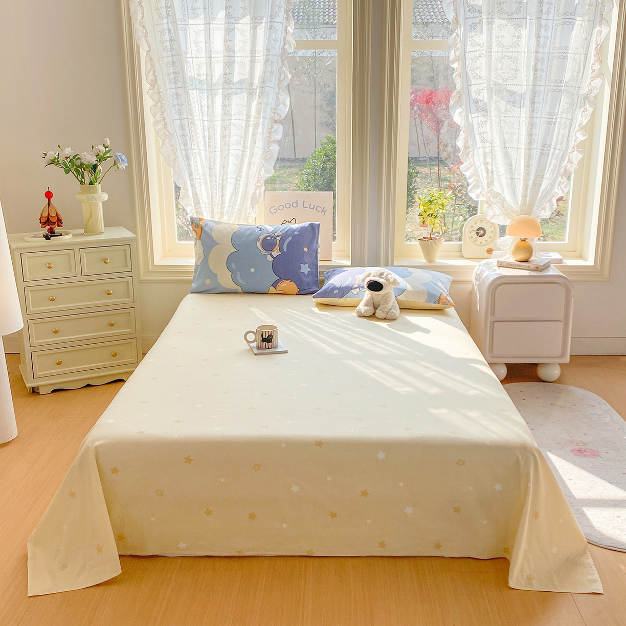 91家纺网 家纺一手货源 找家纺 黑马家居 2026新款13070全棉印花小清新卡通花卉四件套系列 宇航员