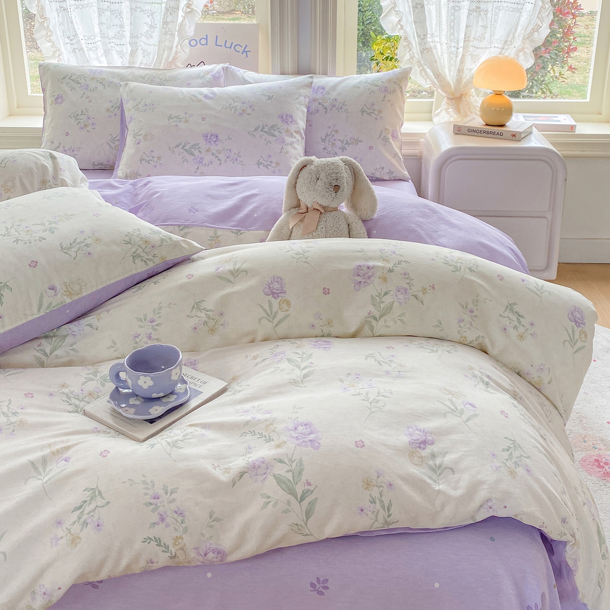 91家纺网 家纺一手货源 找家纺 黑马家居 2026新款13070全棉印花小清新卡通花卉四件套系列 紫韶