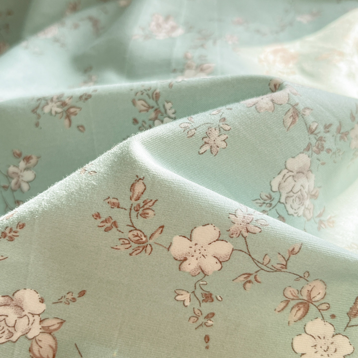 91家纺网 家纺一手货源 找家纺 柠馨 2026新款13372全棉纯棉印花四件套-薇丽 薇丽-清曲