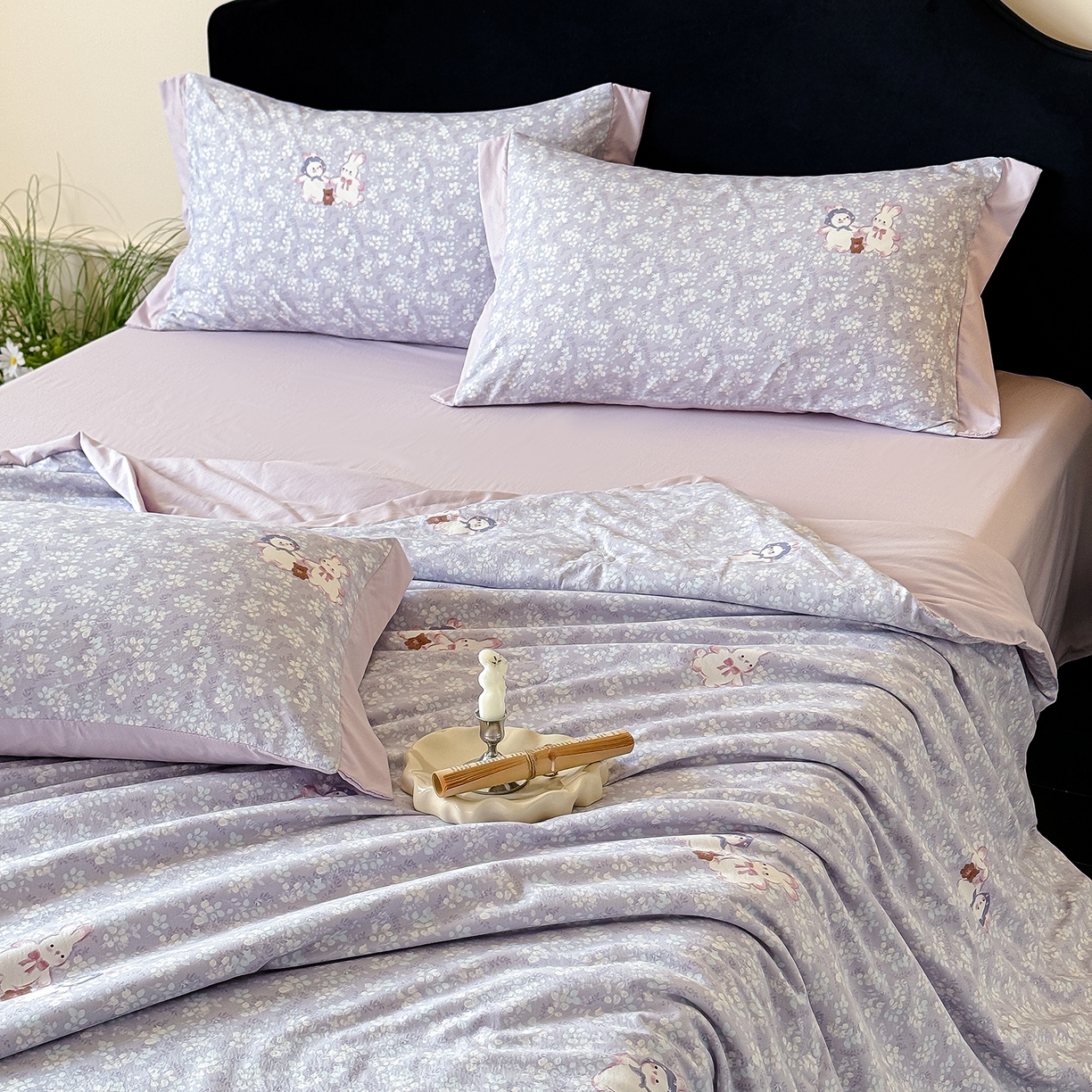 91家纺网 家纺一手货源 找家纺 迷尚家居 2026新款冰丝柔夏被四件套 花田兔紫