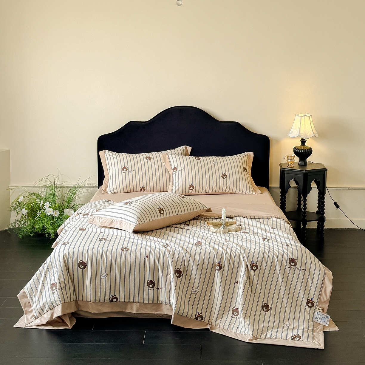 91家纺网 家纺一手货源 找家纺 迷尚家居 2026新款冰丝柔夏被四件套 开心熊