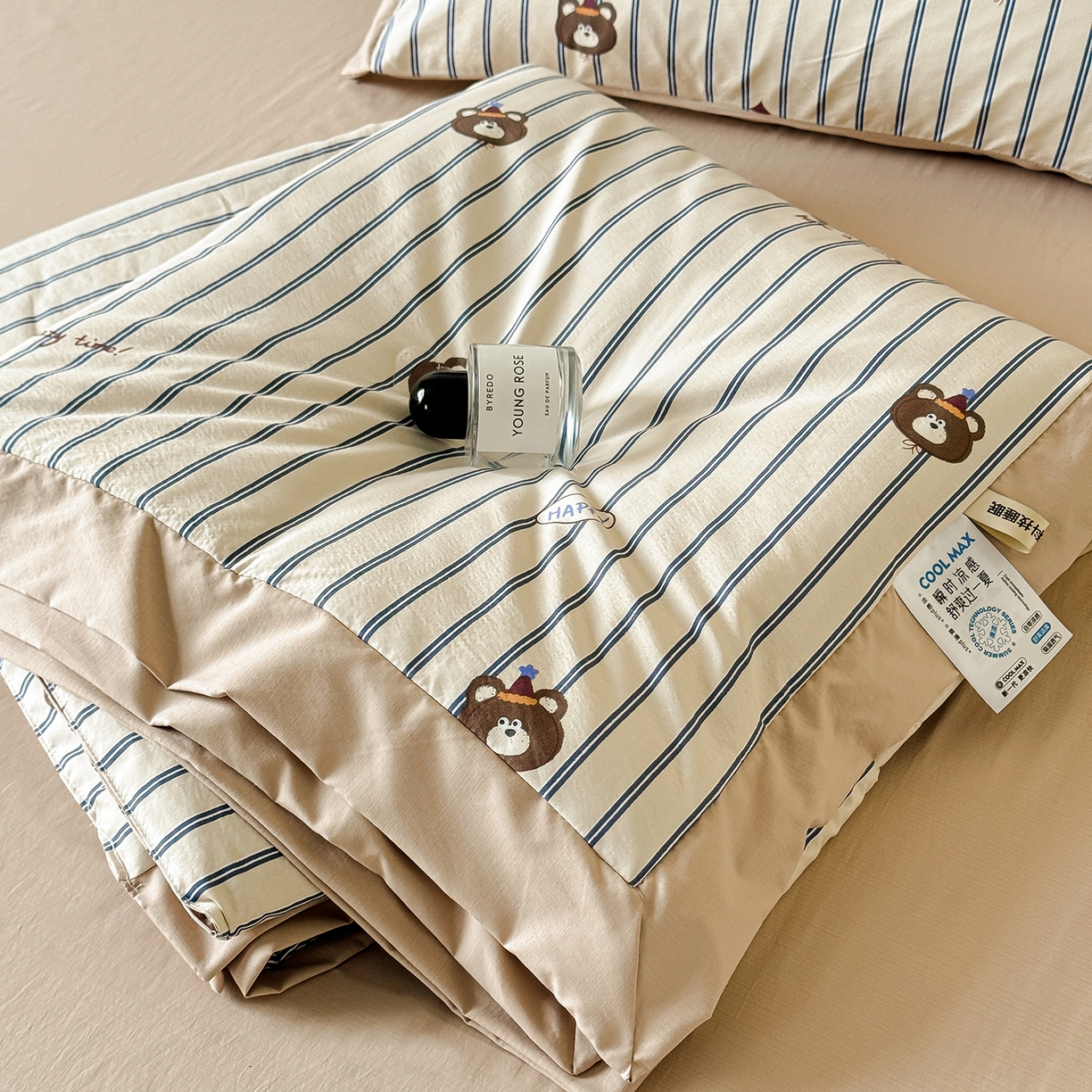 91家纺网 家纺一手货源 找家纺 迷尚家居 2026新款冰丝柔夏被四件套 开心熊