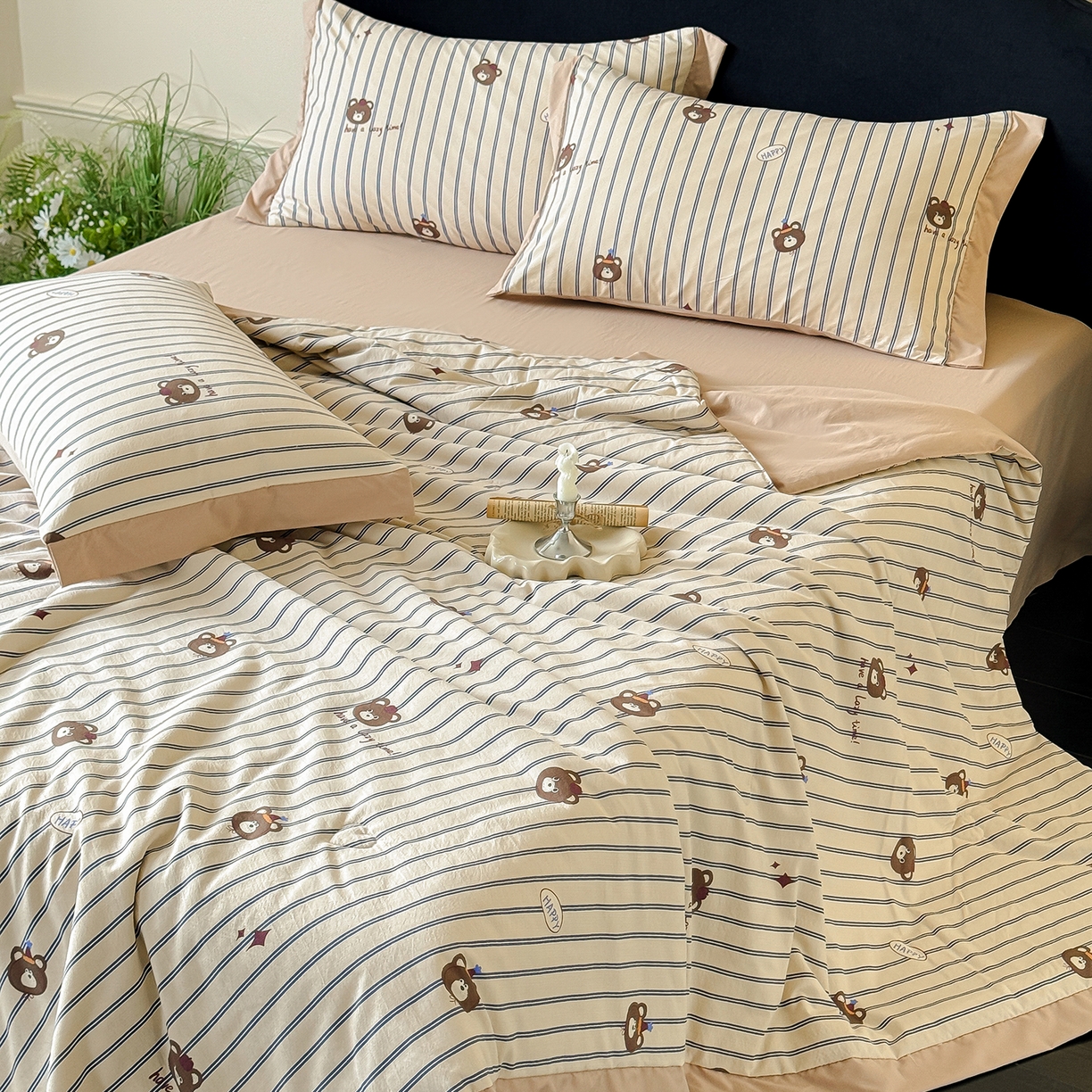 91家纺网 家纺一手货源 找家纺 迷尚家居 2026新款冰丝柔夏被四件套 开心熊