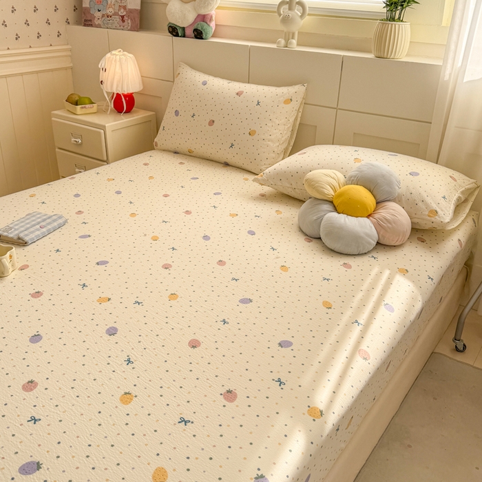 91家纺网 家纺一手货源 找家纺 朵朵家纺 2026新款A类超柔木棉印花单床笠单品学生宿舍床垫保护套床笠（床垫保护套可定制尺寸 ） 波点草莓