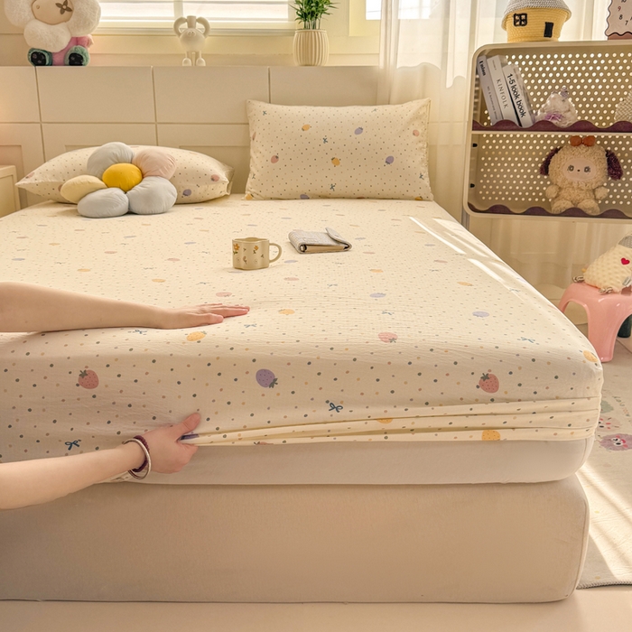 91家纺网 家纺一手货源 找家纺 朵朵家纺 2026新款A类超柔木棉印花单床笠单品学生宿舍床垫保护套床笠（床垫保护套可定制尺寸 ） 波点草莓