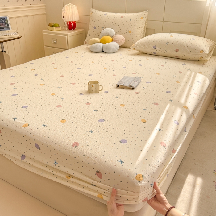 91家纺网 家纺一手货源 找家纺 朵朵家纺 2026新款A类超柔木棉印花单床笠单品学生宿舍床垫保护套床笠（床垫保护套可定制尺寸 ） 波点草莓