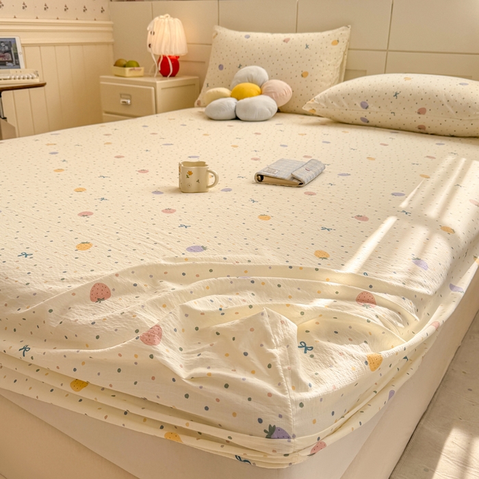 91家纺网 家纺一手货源 找家纺 朵朵家纺 2026新款A类超柔木棉印花单床笠单品学生宿舍床垫保护套床笠（床垫保护套可定制尺寸 ） 波点草莓