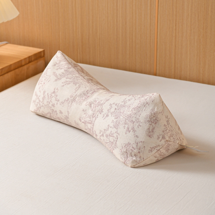 91家纺网 家纺一手货源 找家纺 仁宇枕业 2026新款新品棉麻古朴三角系列荞麦枕头枕芯 棉麻款三角系列荞麦枕-青花瓷红