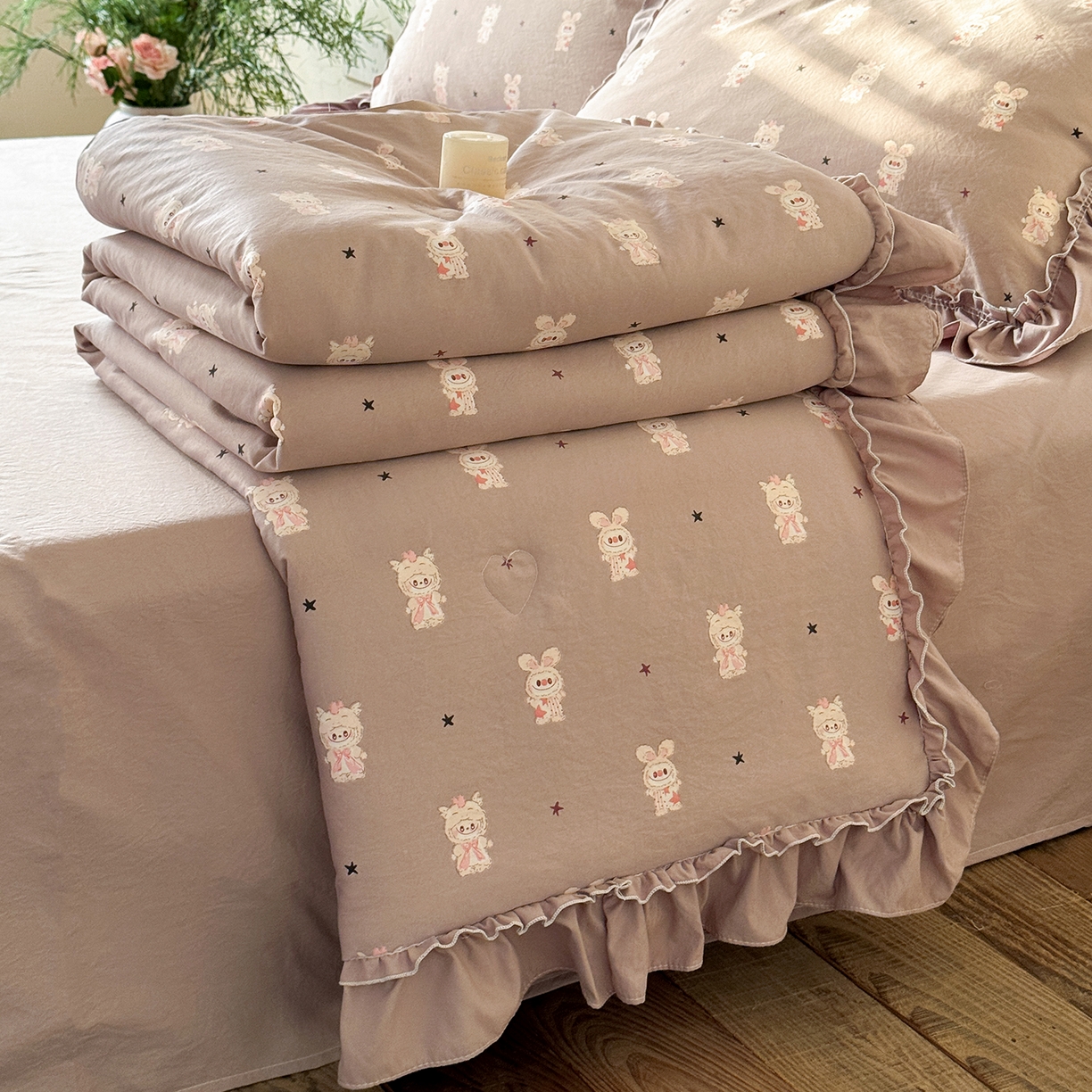 91家纺网 家纺一手货源 找家纺 （总）迷尚家居 2026新款云朵棉印花花边夏被四件套