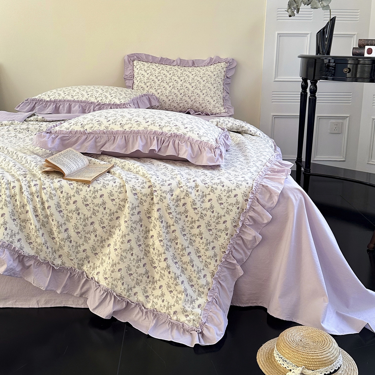 91家纺网 家纺一手货源 找家纺 迷尚家居 2026新款云朵棉印花花边夏被四件套 巴黎春天