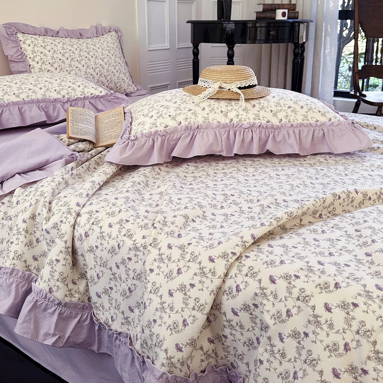 91家纺网 家纺一手货源 找家纺 迷尚家居 2026新款云朵棉印花花边夏被四件套 巴黎春天