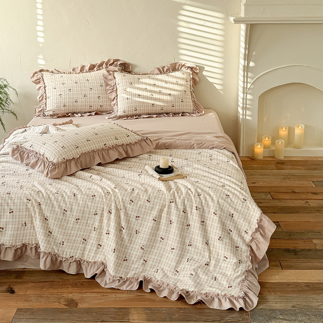 91家纺网 家纺一手货源 找家纺 迷尚家居 2026新款云朵棉印花花边夏被四件套 车厘子