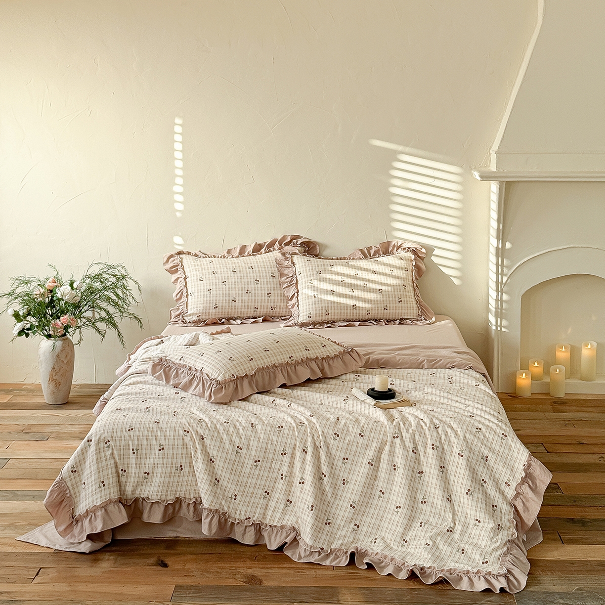 91家纺网 家纺一手货源 找家纺 迷尚家居 2026新款云朵棉印花花边夏被四件套 车厘子