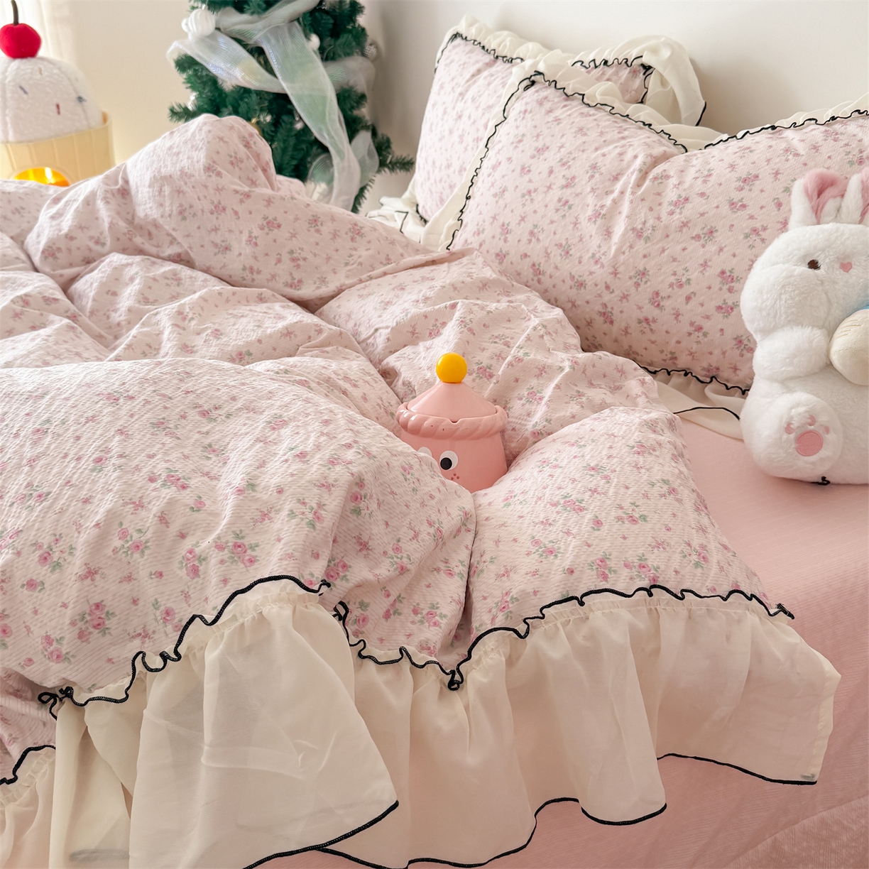 91家纺网 家纺一手货源 找家纺 吾欢心 2026春夏新款韩版雪纺花边泡芙双层纱四件套 海棠物语