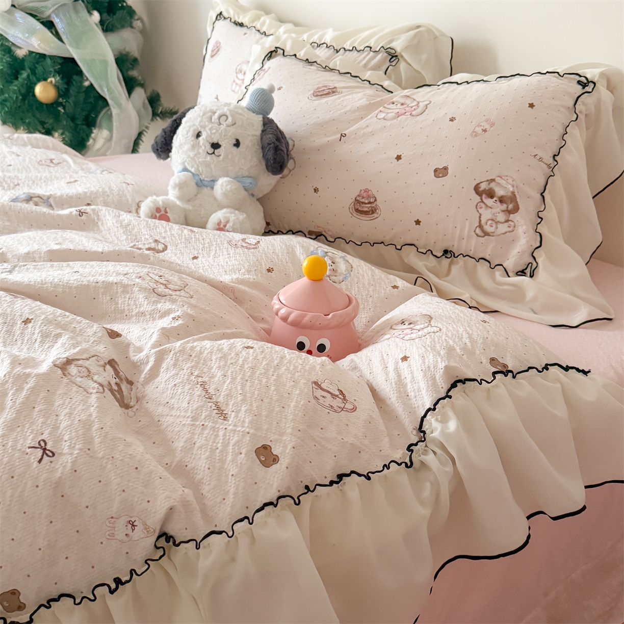 91家纺网 家纺一手货源 找家纺 吾欢心 2026春夏新款韩版雪纺花边泡芙双层纱四件套 奶萌小狗