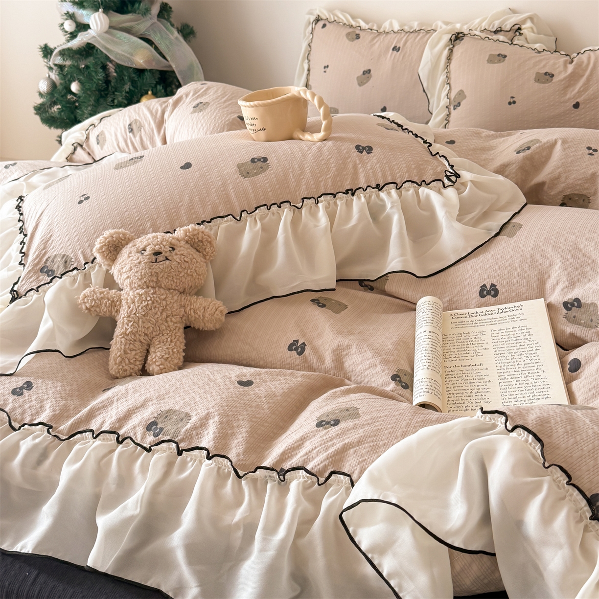 91家纺网 家纺一手货源 找家纺 吾欢心 2026春夏新款韩版雪纺花边泡芙双层纱四件套 复古猫咪