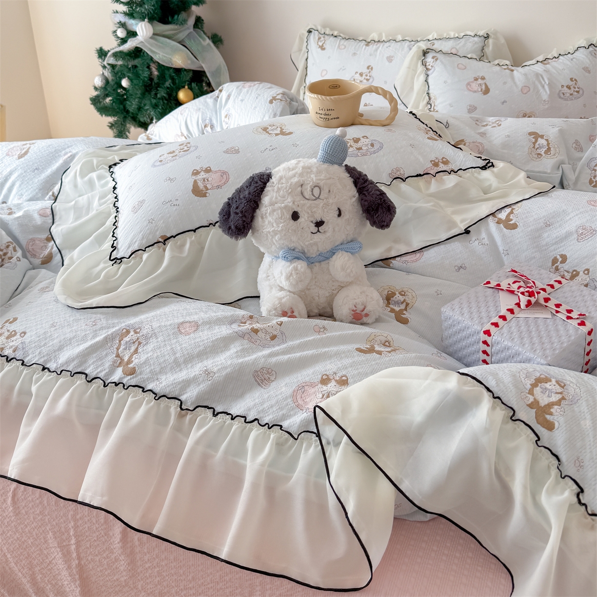 91家纺网 家纺一手货源 找家纺 吾欢心 2026春夏新款韩版雪纺花边泡芙双层纱四件套 猫咪乐园