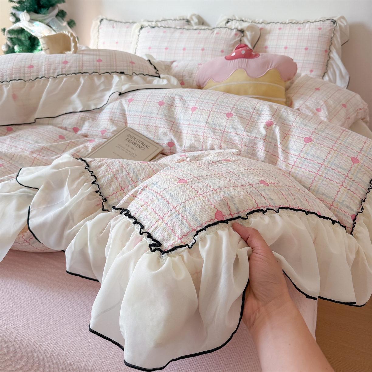 91家纺网 家纺一手货源 找家纺 吾欢心 2026春夏新款韩版雪纺花边泡芙双层纱四件套 甜蜜爱心