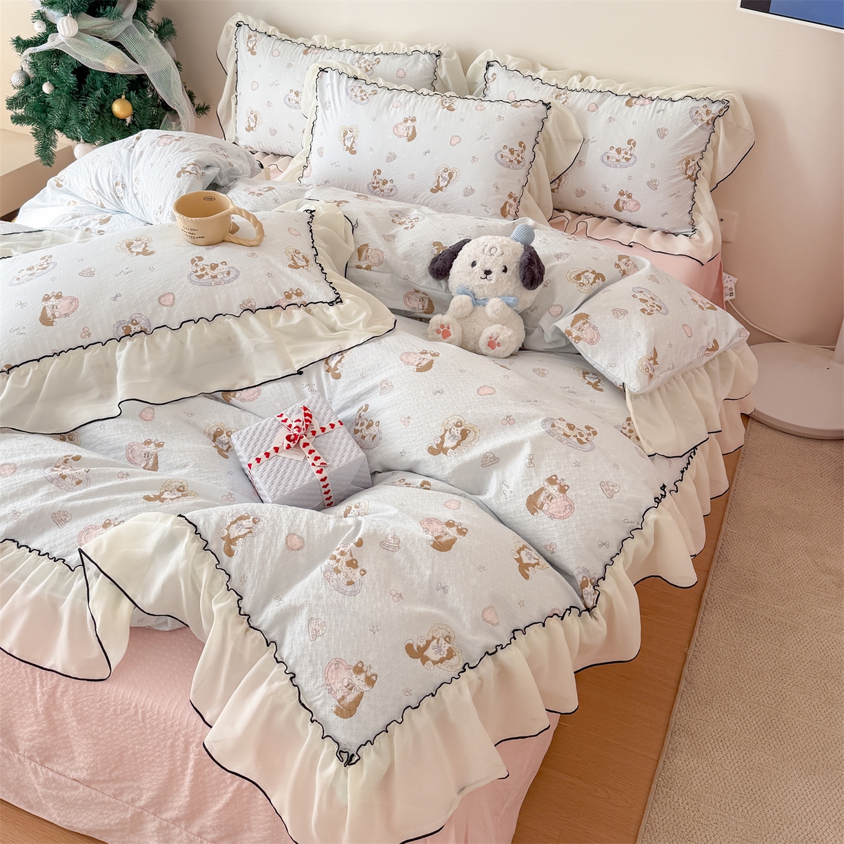 91家纺网 家纺一手货源 找家纺 吾欢心 2026春夏新款韩版雪纺花边泡芙双层纱四件套 猫咪乐园