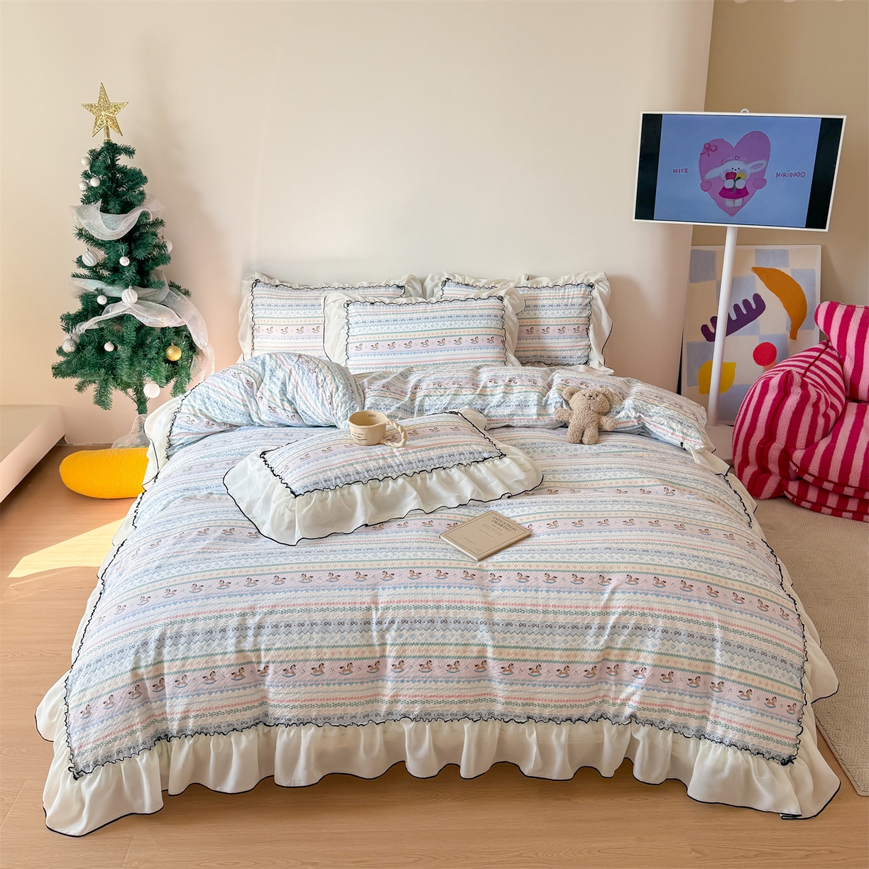 91家纺网 家纺一手货源 找家纺 吾欢心 2026春夏新款韩版雪纺花边泡芙双层纱四件套 费尔岛小马