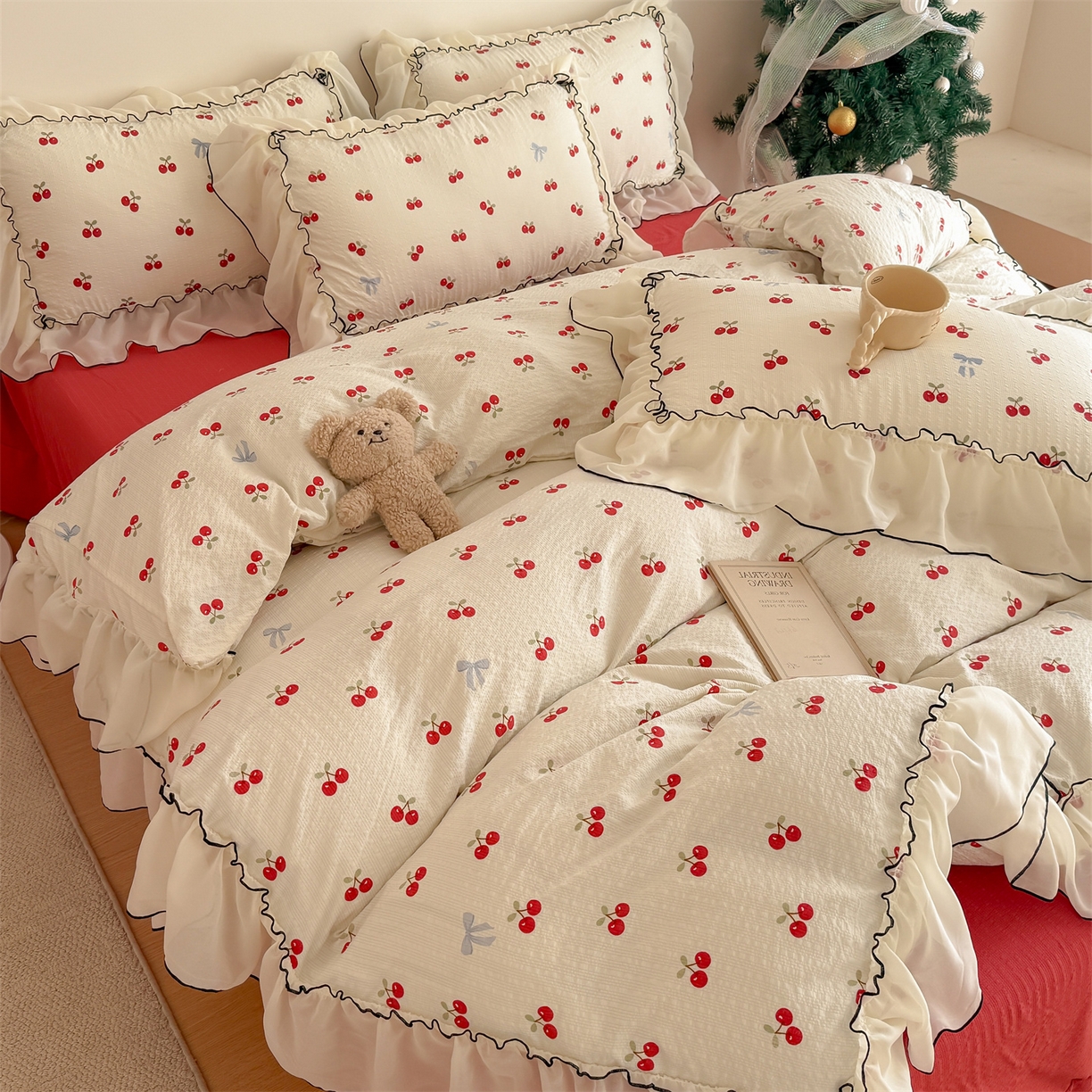 91家纺网 家纺一手货源 找家纺 吾欢心 2026春夏新款韩版雪纺花边泡芙双层纱四件套 奶油樱桃