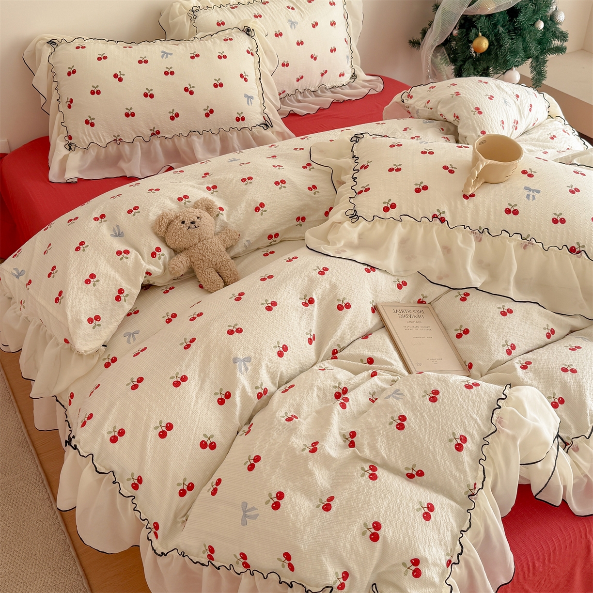 91家纺网 家纺一手货源 找家纺 吾欢心 2026春夏新款韩版雪纺花边泡芙双层纱四件套 奶油樱桃