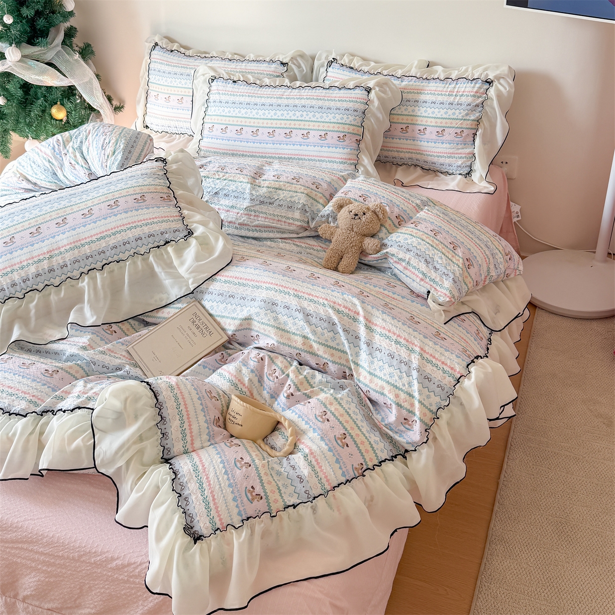 91家纺网 家纺一手货源 找家纺 吾欢心 2026春夏新款韩版雪纺花边泡芙双层纱四件套 费尔岛小马