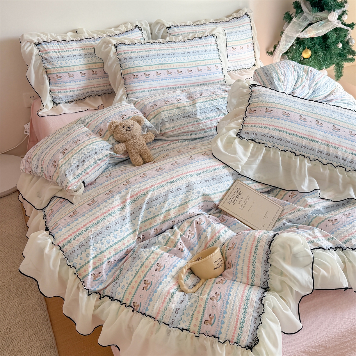 91家纺网 家纺一手货源 找家纺 吾欢心 2026春夏新款韩版雪纺花边泡芙双层纱四件套 费尔岛小马