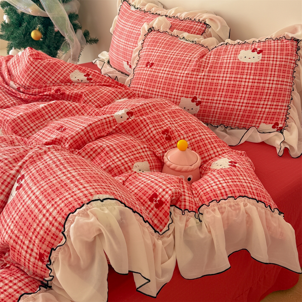 91家纺网 家纺一手货源 找家纺 吾欢心 2026春夏新款韩版雪纺花边泡芙双层纱四件套 卡通小猫