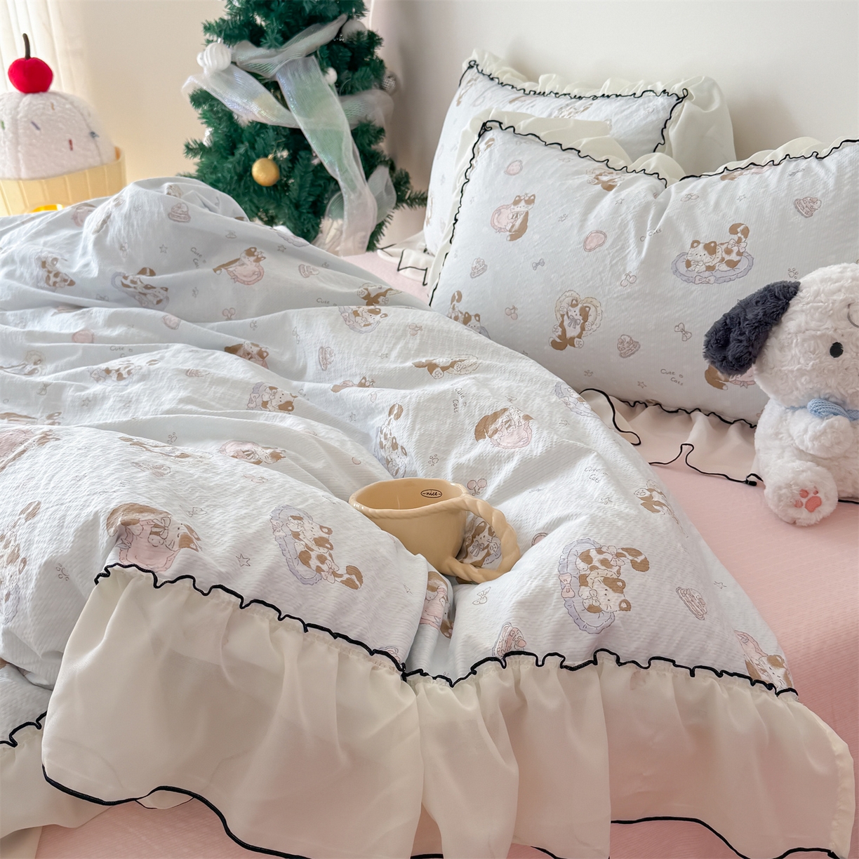 91家纺网 家纺一手货源 找家纺 吾欢心 2026春夏新款韩版雪纺花边泡芙双层纱四件套 猫咪乐园