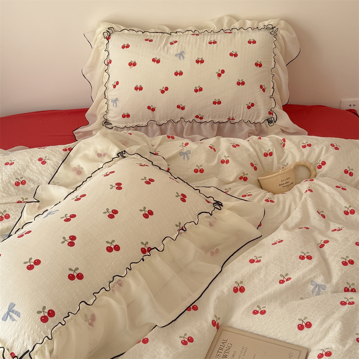 91家纺网 家纺一手货源 找家纺 吾欢心 2026春夏新款韩版雪纺花边泡芙双层纱四件套 奶油樱桃