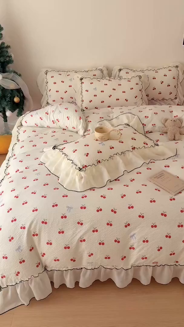 91家纺网 家纺一手货源 找家纺 吾欢心 2026春夏新款韩版雪纺花边泡芙双层纱四件套 奶油樱桃