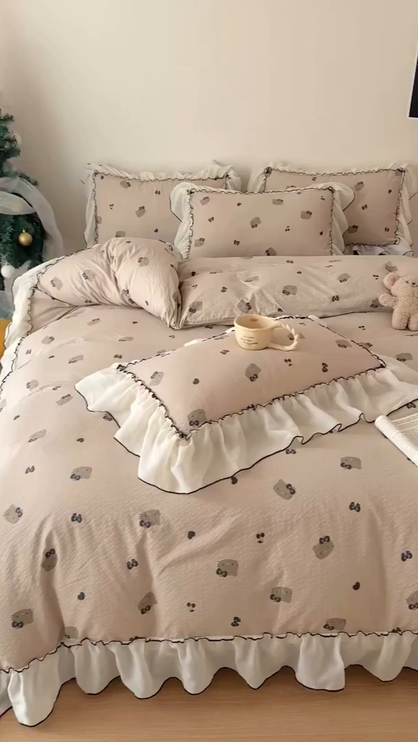 91家纺网 家纺一手货源 找家纺 吾欢心 2026春夏新款韩版雪纺花边泡芙双层纱四件套 复古猫咪