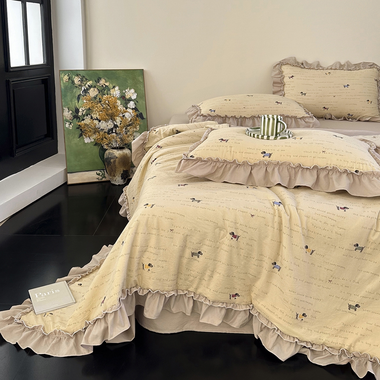 91家纺网 家纺一手货源 找家纺 迷尚家居 2026新款云朵棉印花花边夏被四件套 狗狗家族