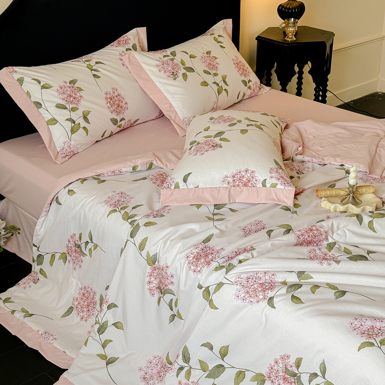 91家纺网 家纺一手货源 找家纺 迷尚家居 2026新款冰丝柔夏被四件套 绣球