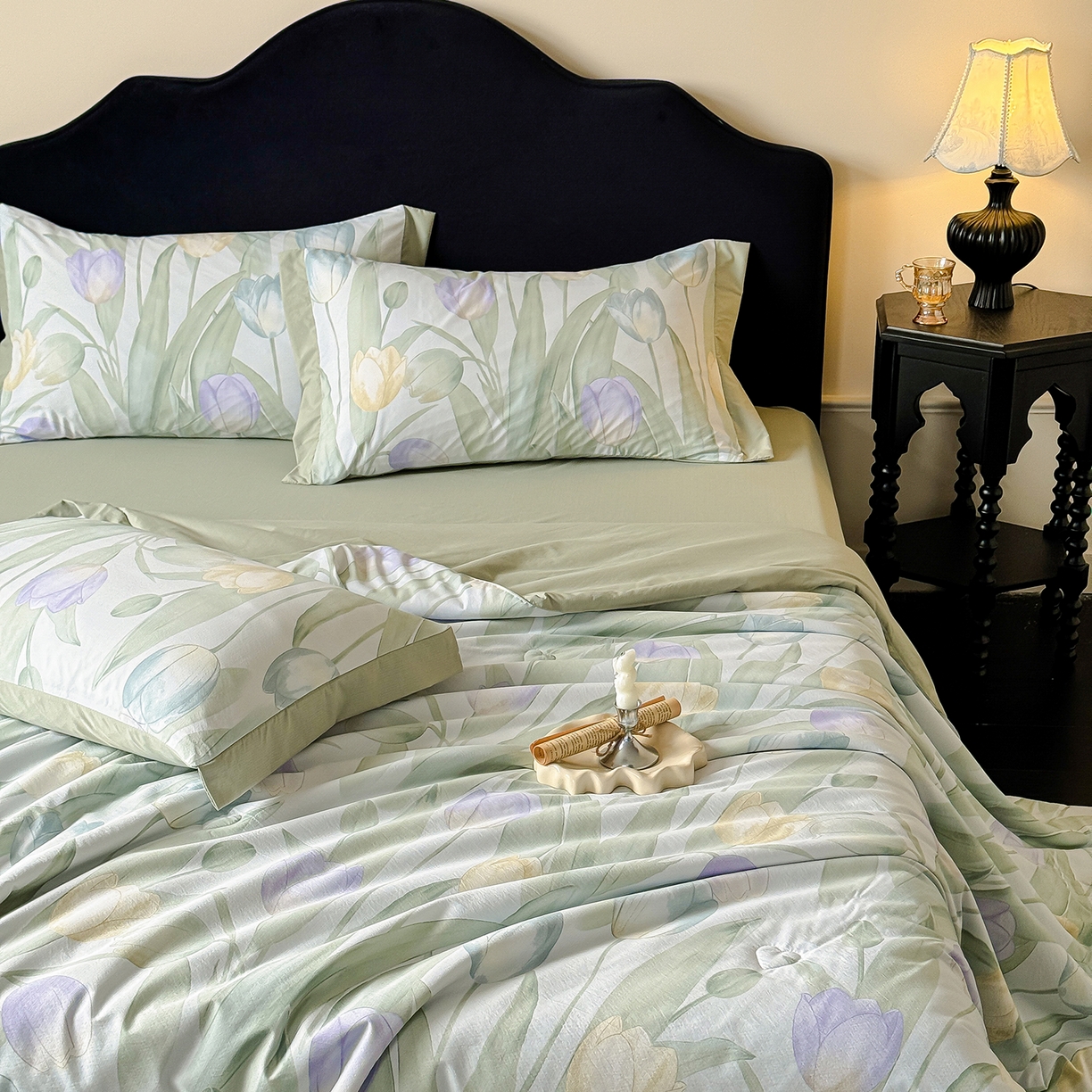 91家纺网 家纺一手货源 找家纺 迷尚家居 2026新款冰丝柔夏被四件套 郁金香绿