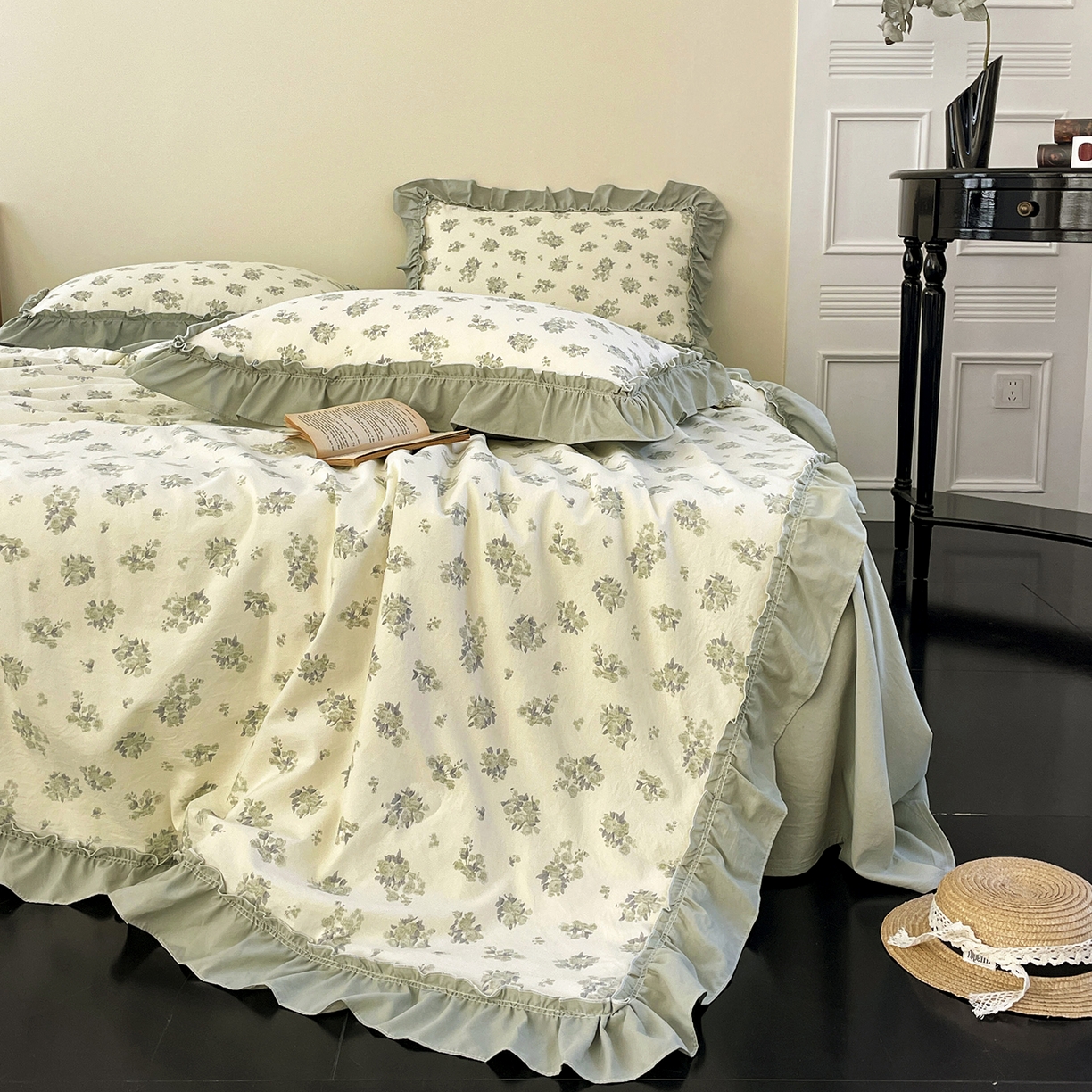 91家纺网 家纺一手货源 找家纺 迷尚家居 2026新款云朵棉印花花边夏被四件套 南烟