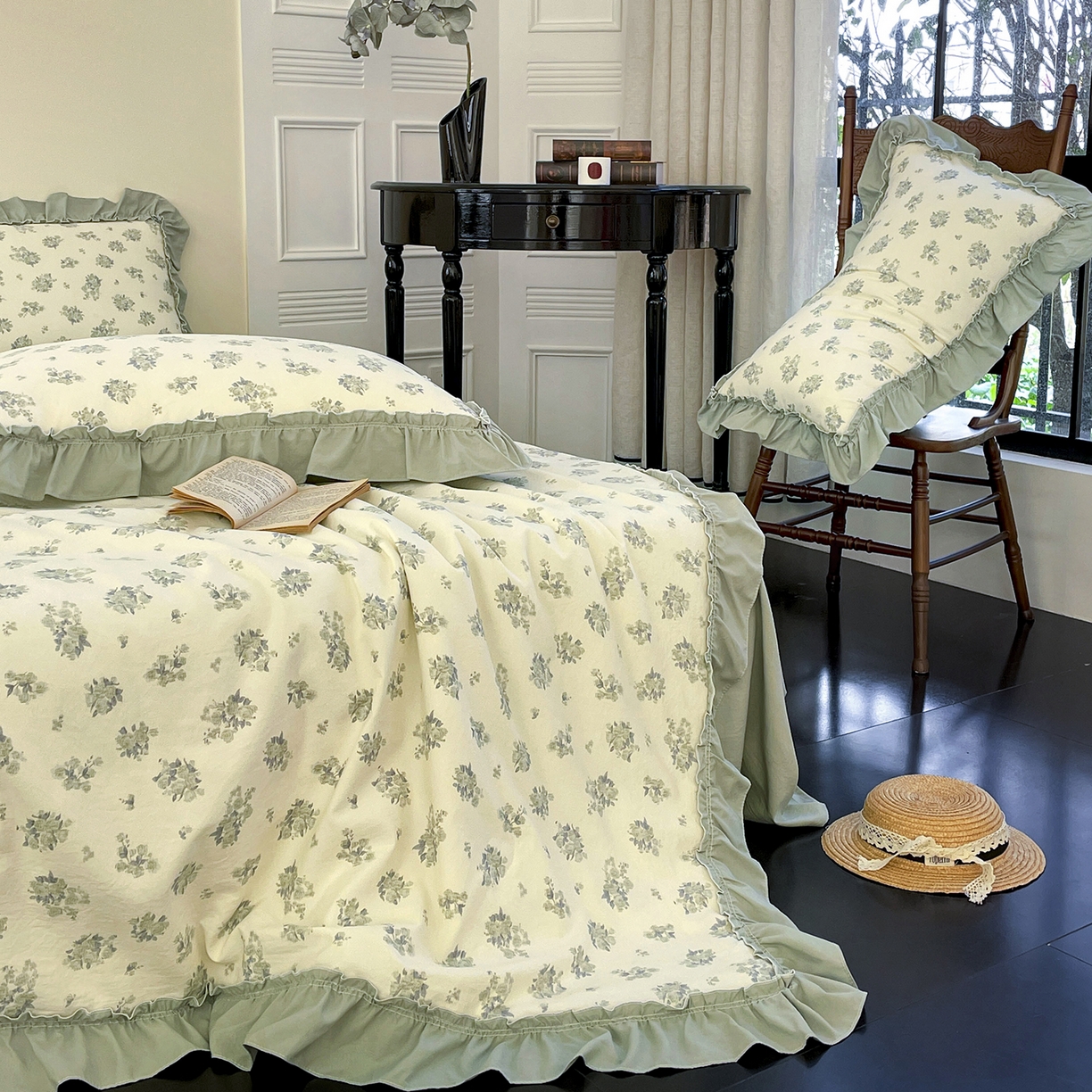 91家纺网 家纺一手货源 找家纺 迷尚家居 2026新款云朵棉印花花边夏被四件套 南烟