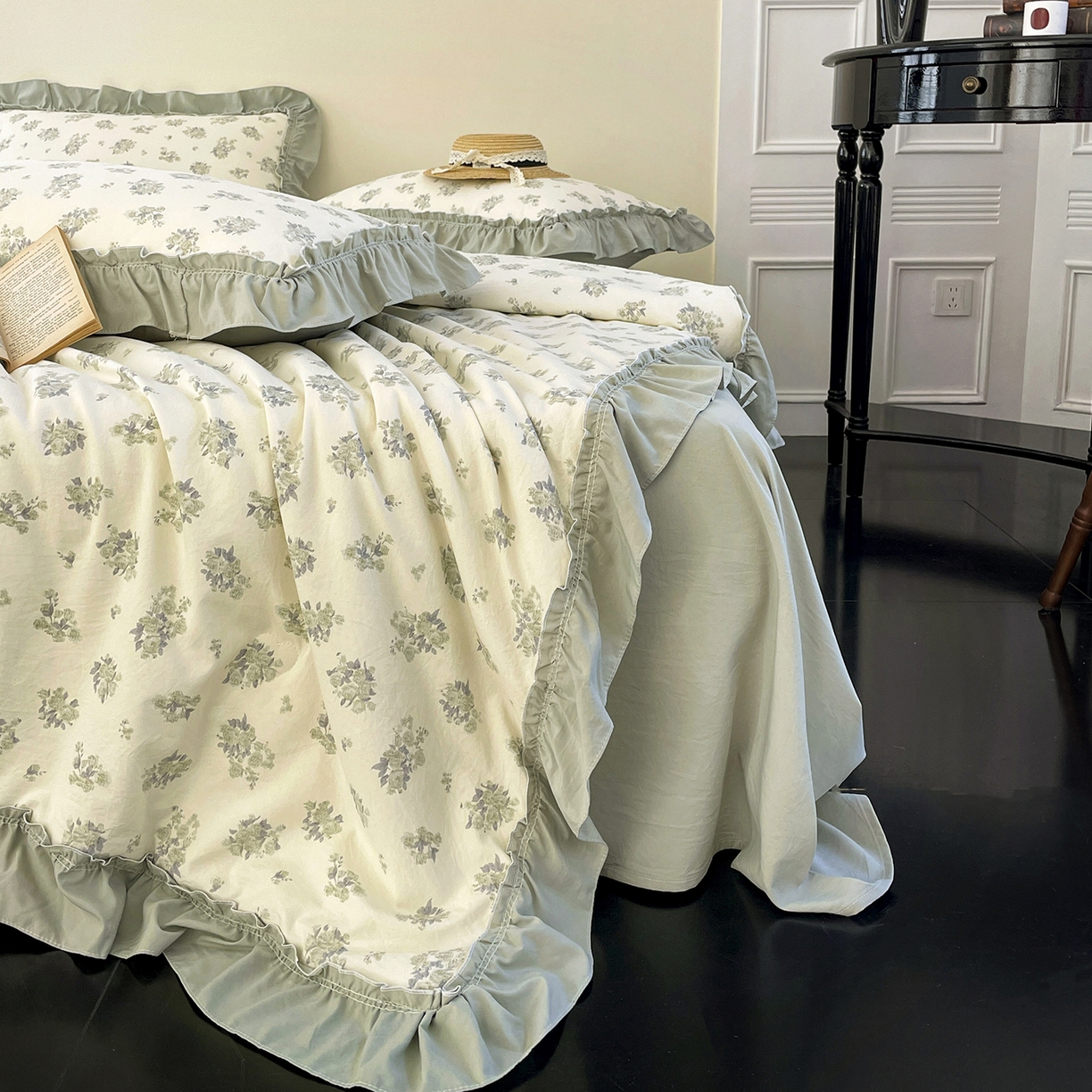 91家纺网 家纺一手货源 找家纺 迷尚家居 2026新款云朵棉印花花边夏被四件套 南烟