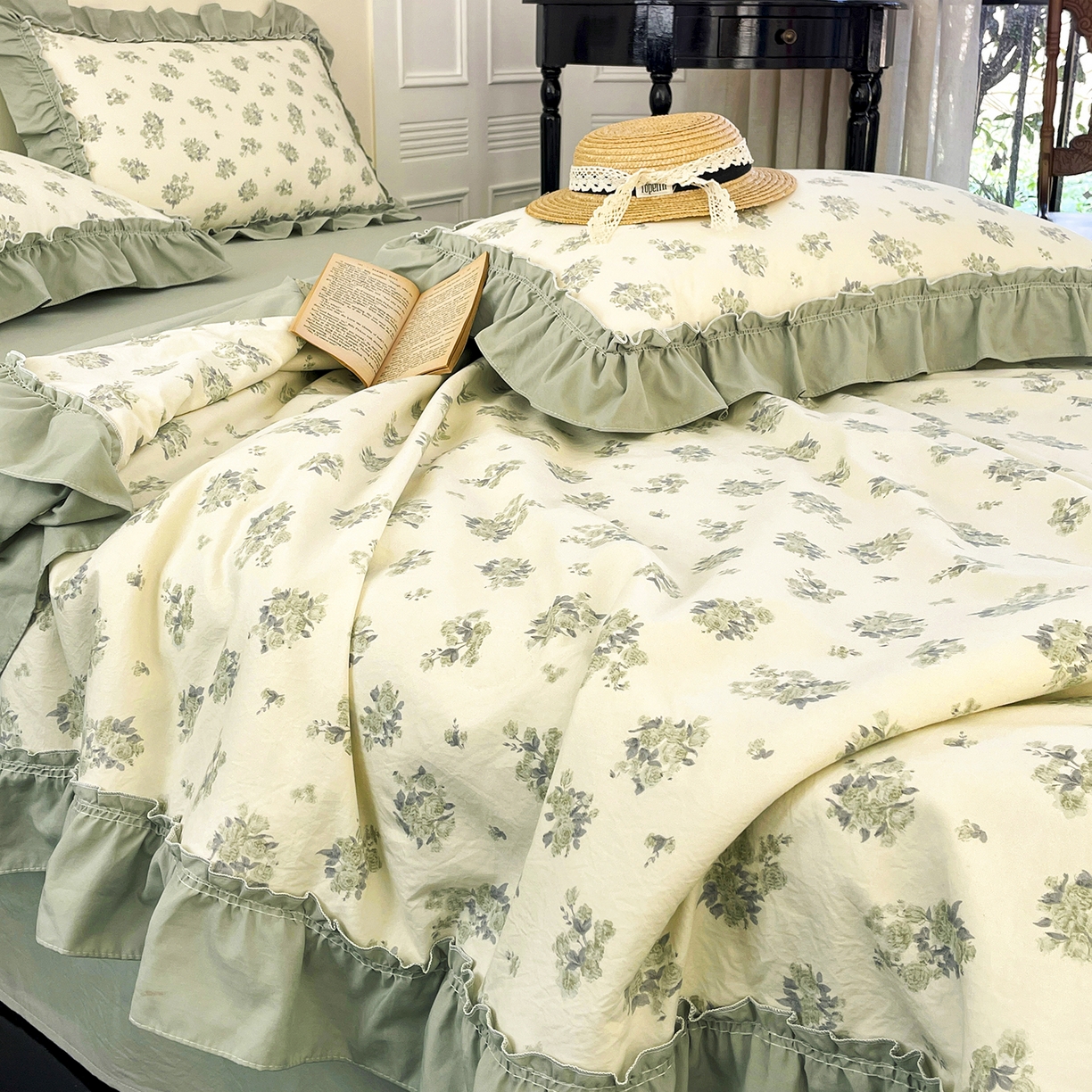 91家纺网 家纺一手货源 找家纺 迷尚家居 2026新款云朵棉印花花边夏被四件套 南烟