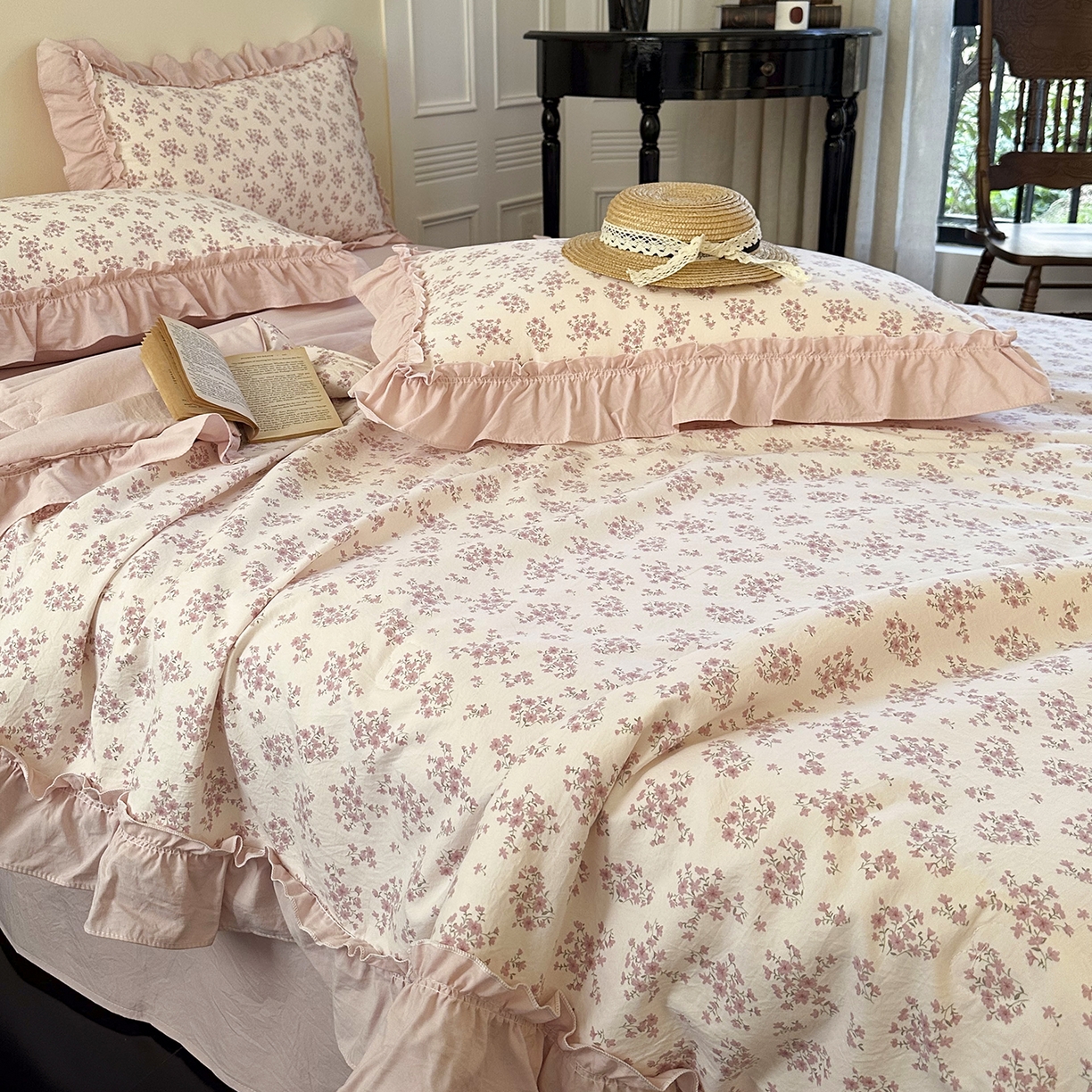 91家纺网 家纺一手货源 找家纺 迷尚家居 2026新款云朵棉印花花边夏被四件套 七分甜